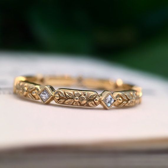 Fine Sparks Gold Ring