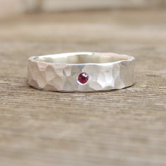 Vintage Minimalist Red Zirconia Silvered Ring