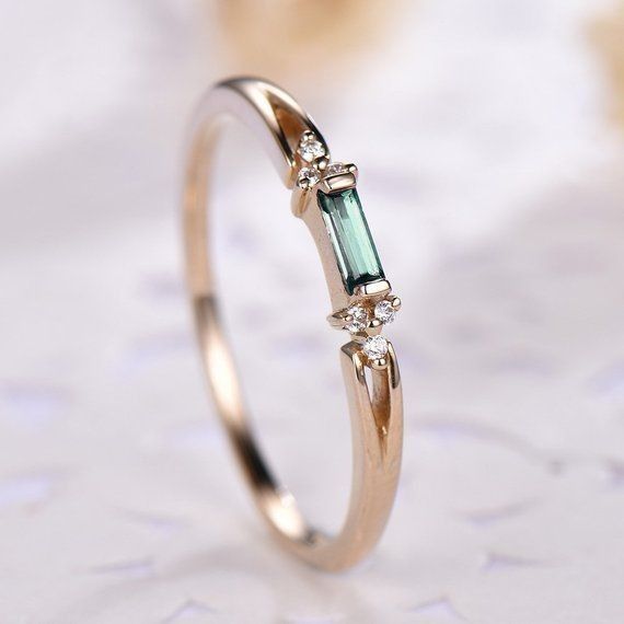 Fine Green Crystal Gold Ring