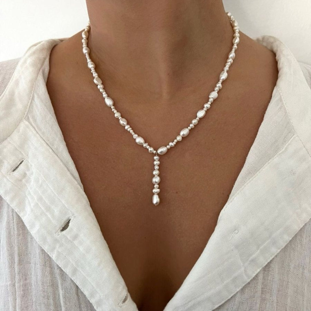 Dangling Pearl Necklace