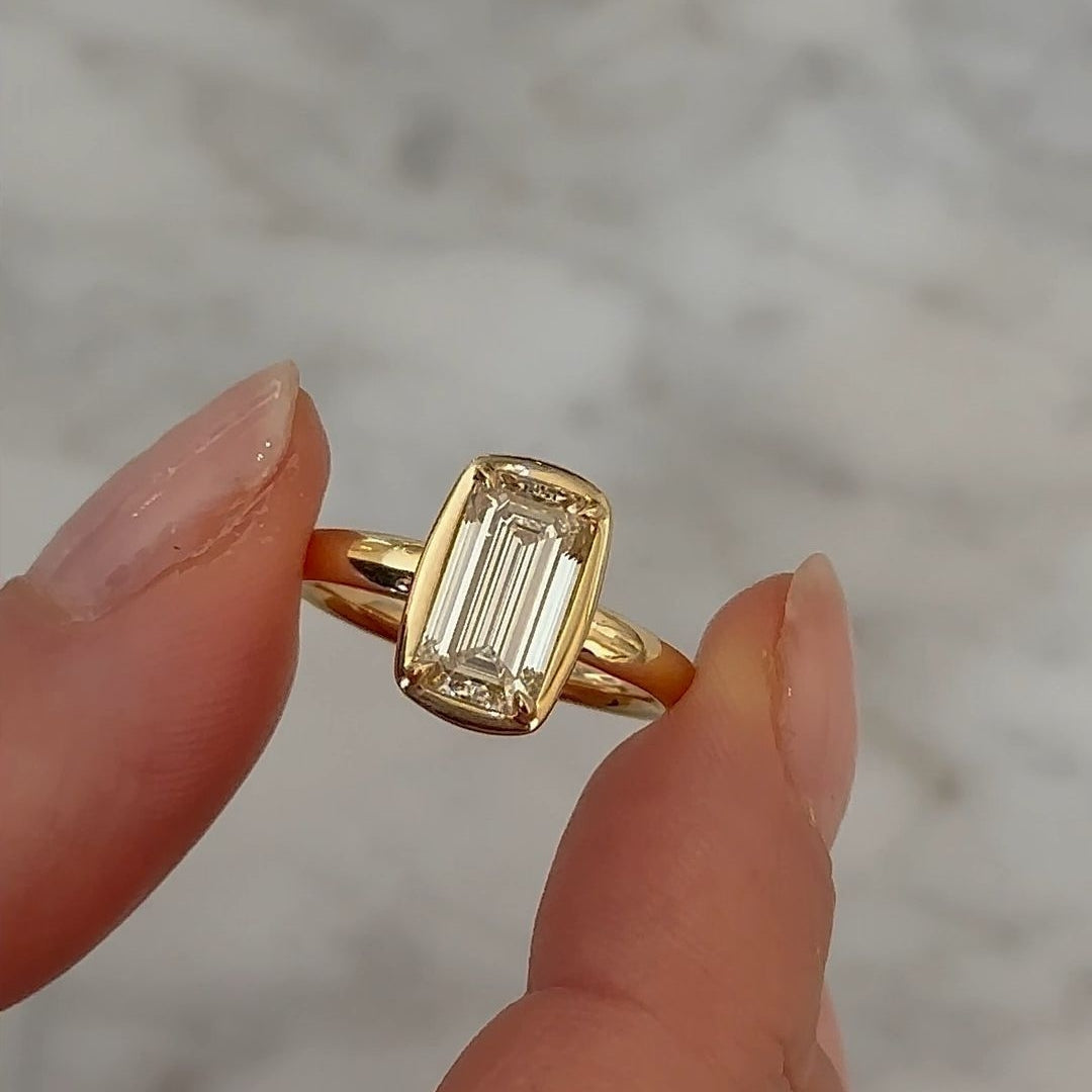 White Rectangular Gold Fine Ring