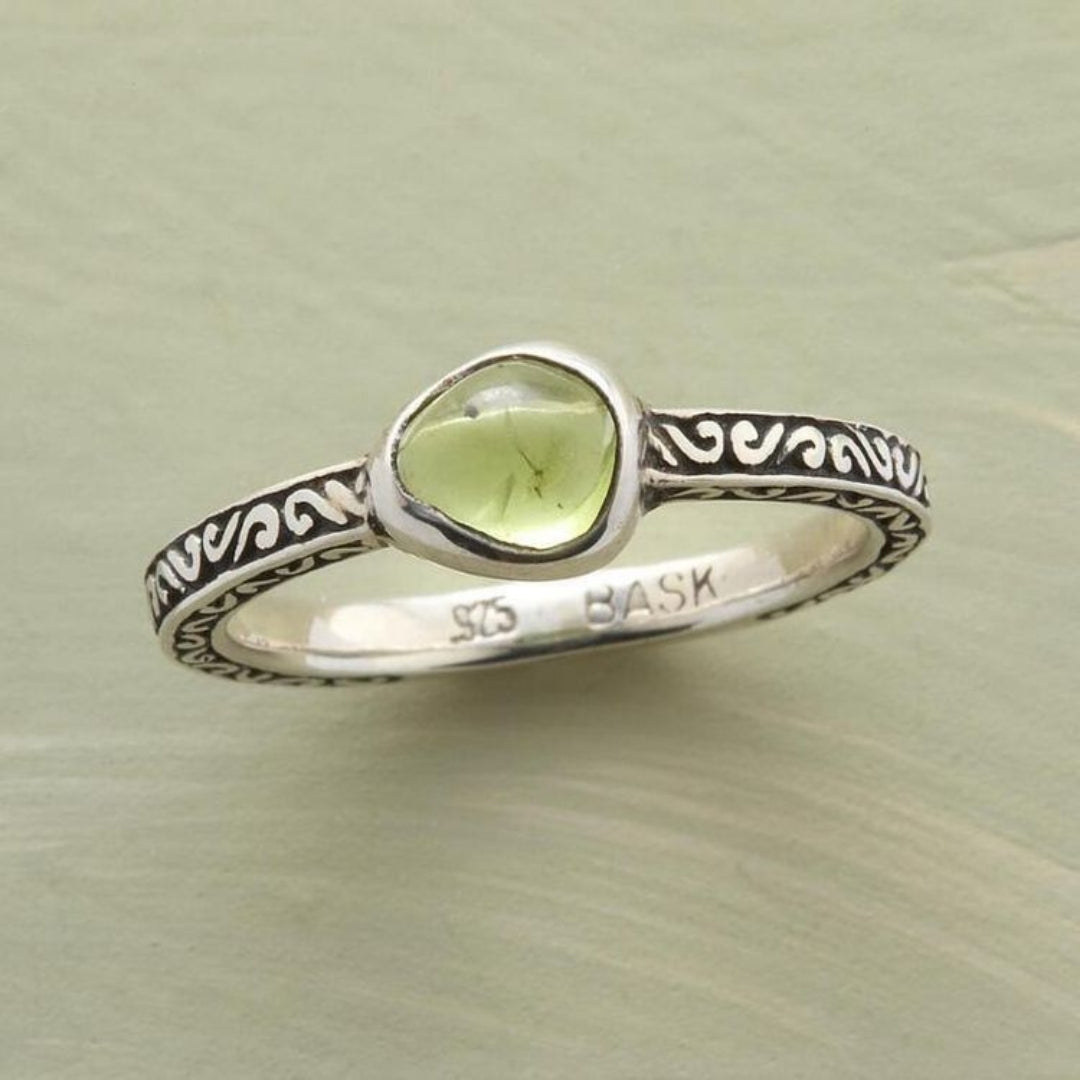 Vintage Olive Moonstone Silver Ring