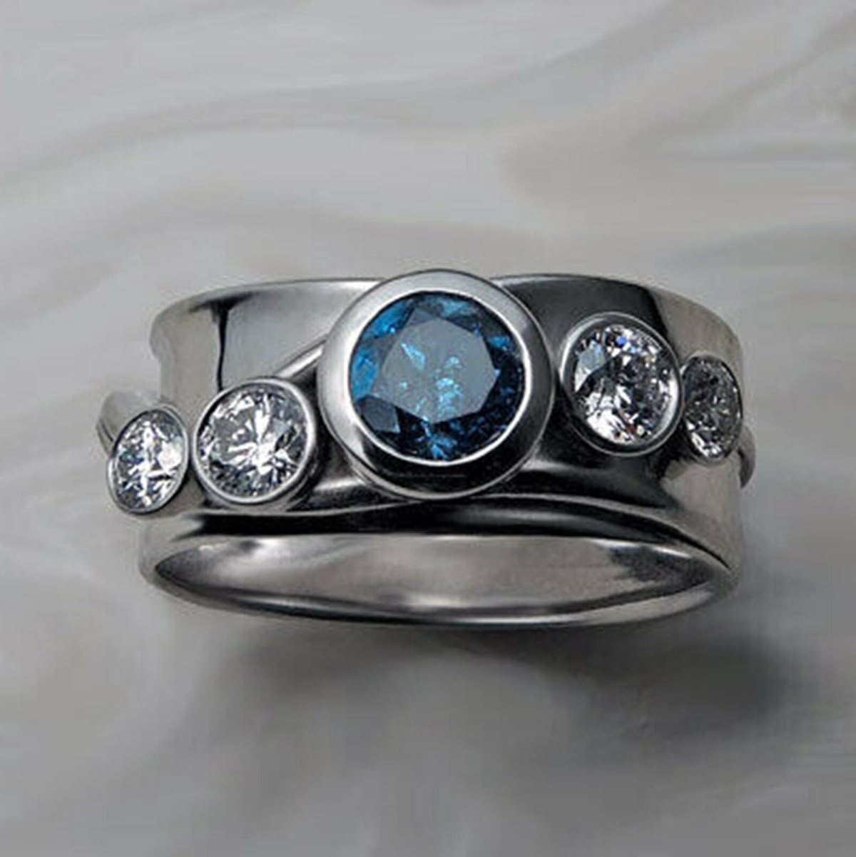 Inlaid Blue Rounded Crystal Silvered Ring