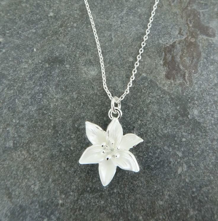 White Blossom Silver Necklace