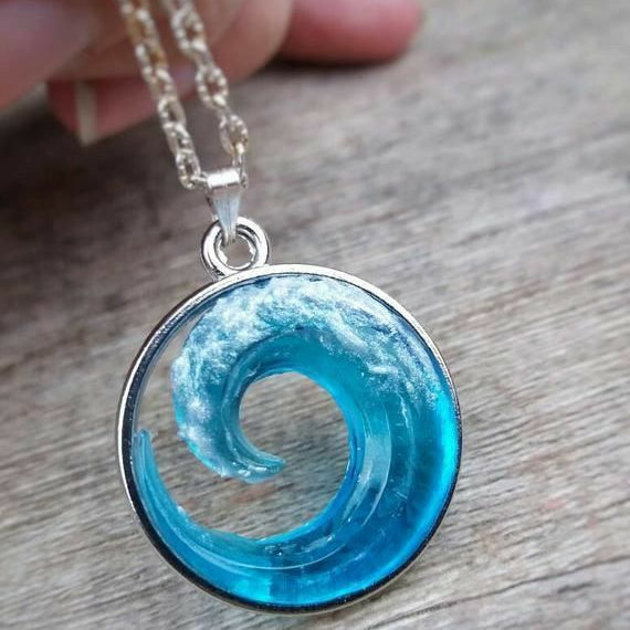 Ocean Wavy Round Necklace