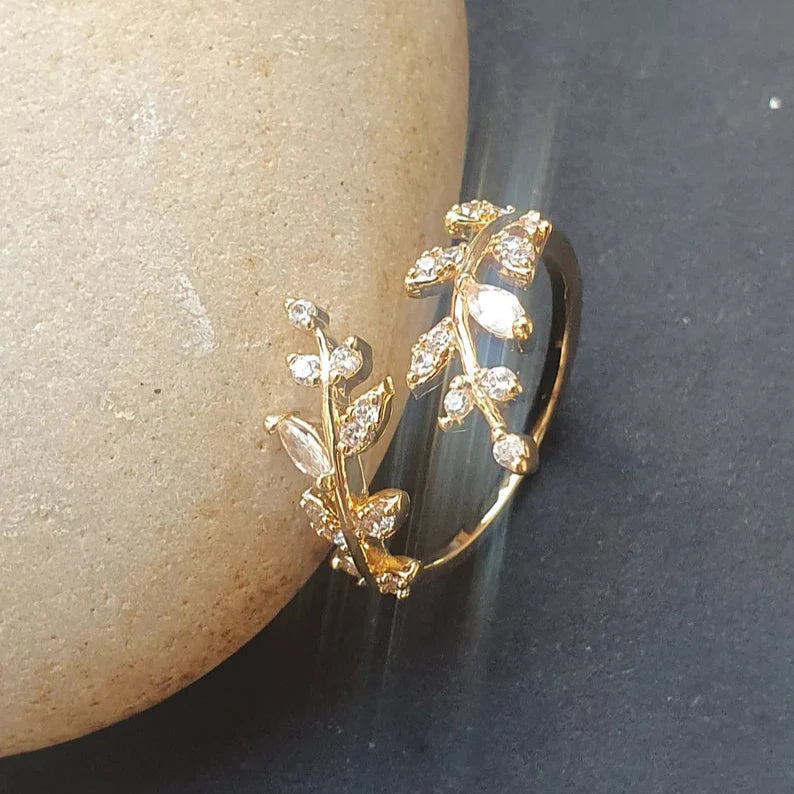 Zirconia Leaf Bright Gold Ring