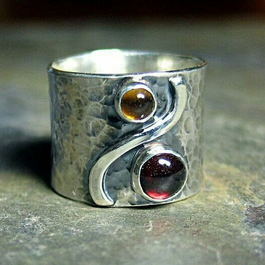 Vintage Red Stone Silver Ring