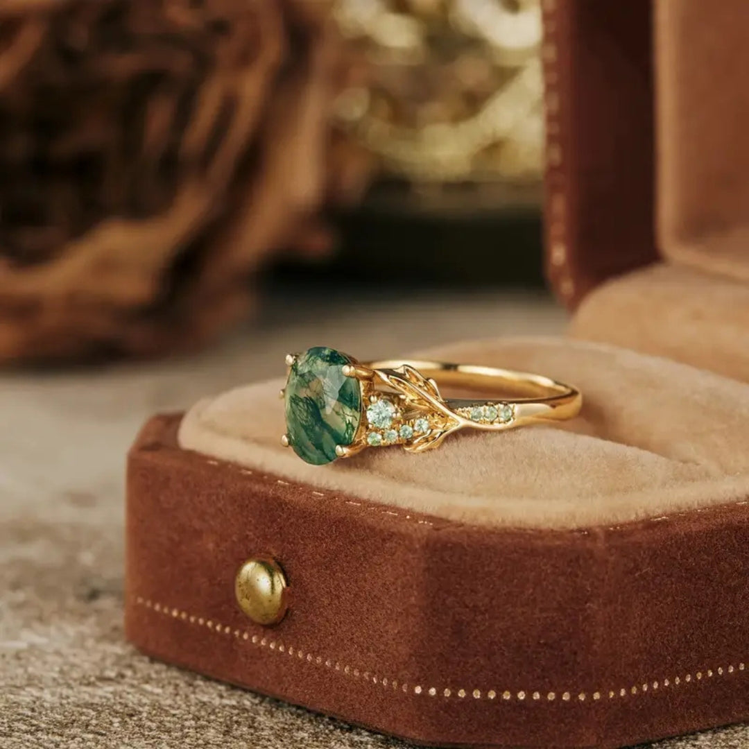 Green Stone Spark Ring