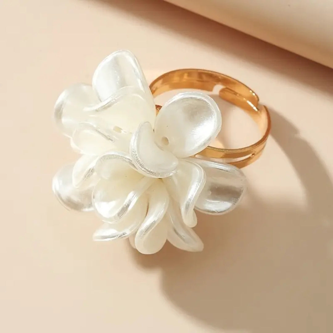 White Blossom Golden Ring