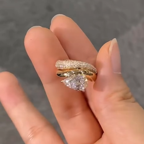 Zirconia Drop Bright Gold Ring